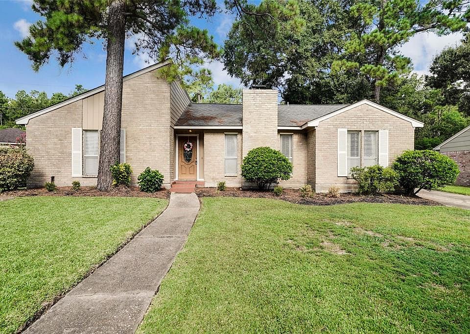 1st image of 20411 Prince Edward Ct