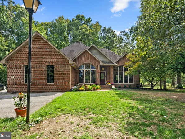 9180 Crescent Ln, La Plata, MD 20646
