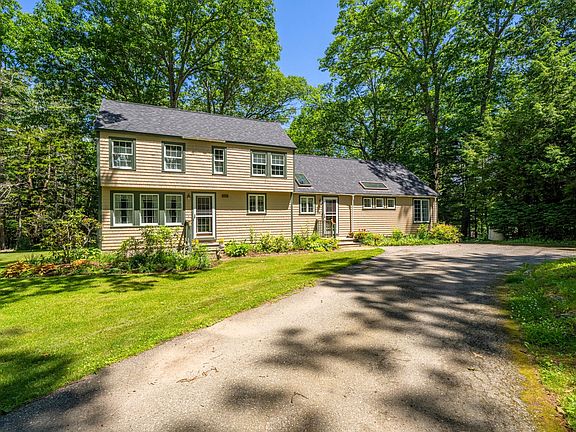 4th image of 568 Bluff Road
