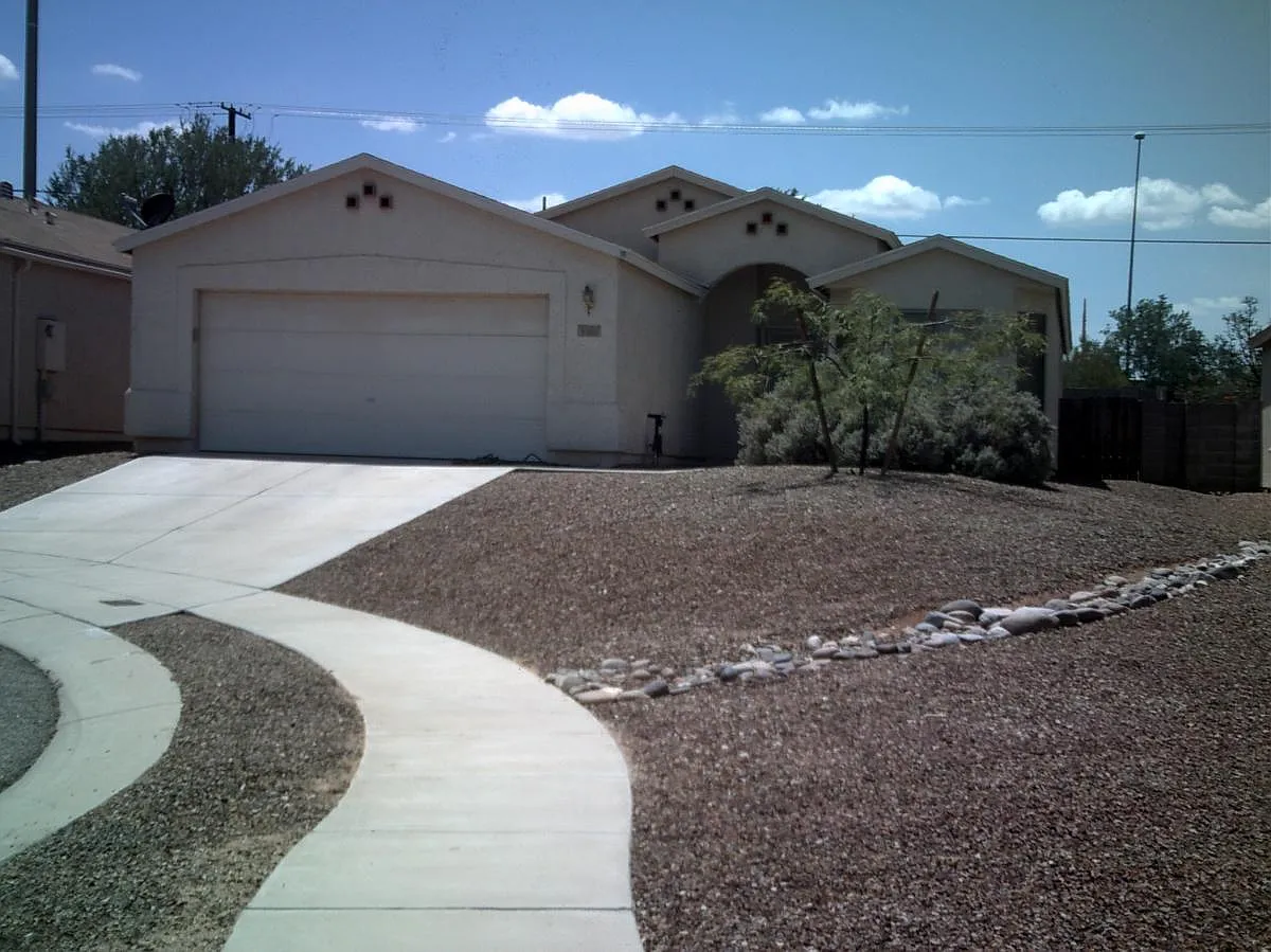 3 bed, 1453 sqft, $1,650 — Photo 1