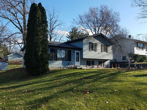 2nd image of 37445 N Fairview Ln