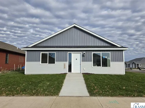 2012 Essler Dr, Saint Peter, MN 56082