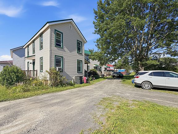 2nd image of 322 Railroad St