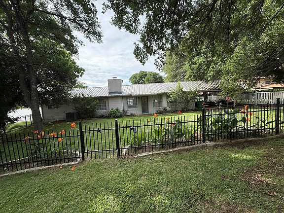 5th image of 110 Bluebonnet Circle