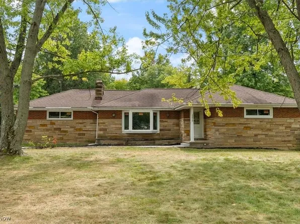 25096 Highland Rd, Richmond Heights, OH 44143