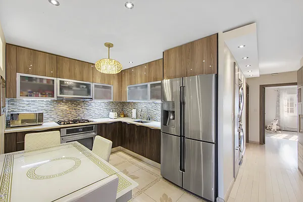 Sold by Click View Realty LLC | media 6