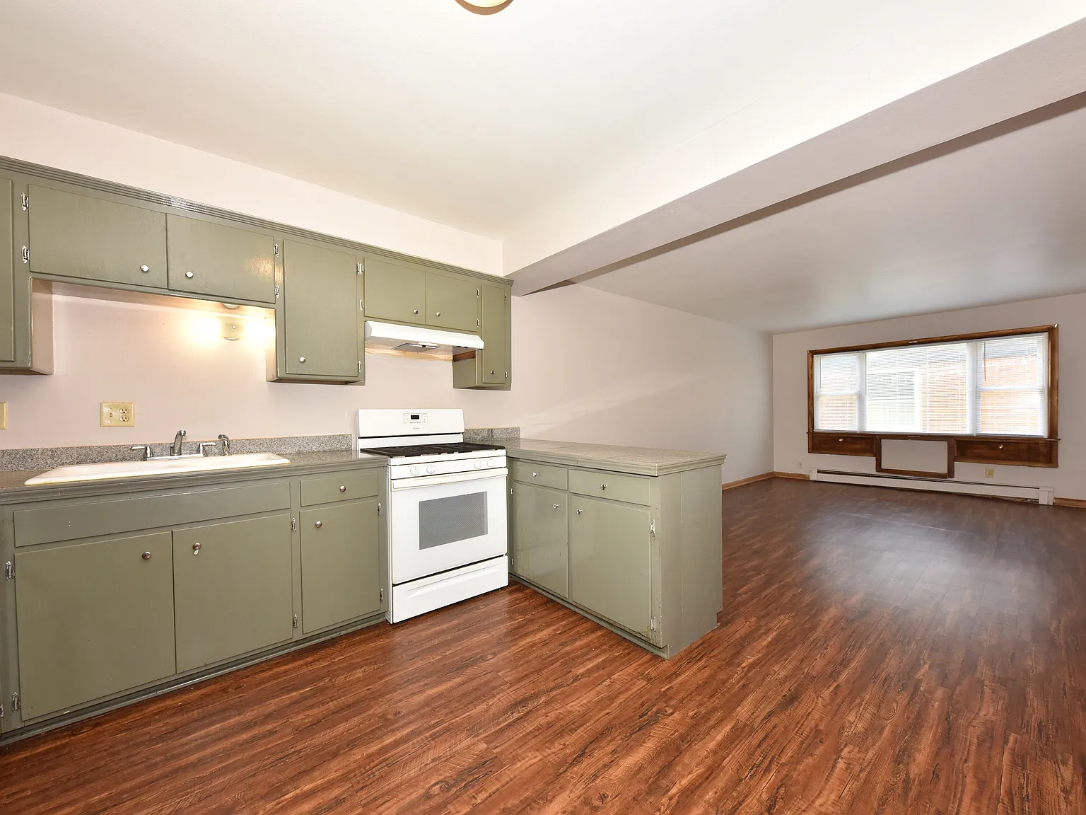 1 bed, 700 sqft, $875 — Photo 4