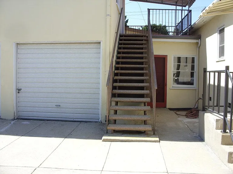 3362 Atwater Ave — Photo 30