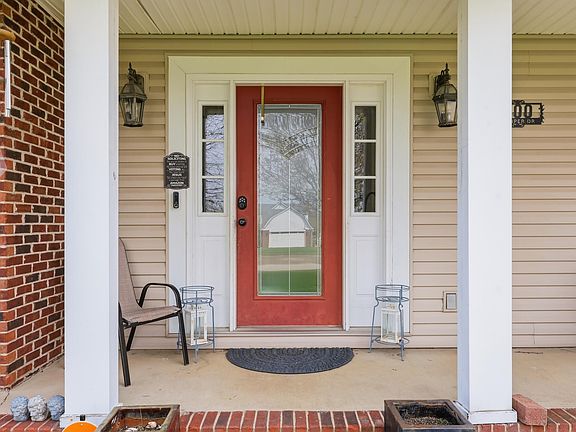 2nd image of 300 Juniper Dr