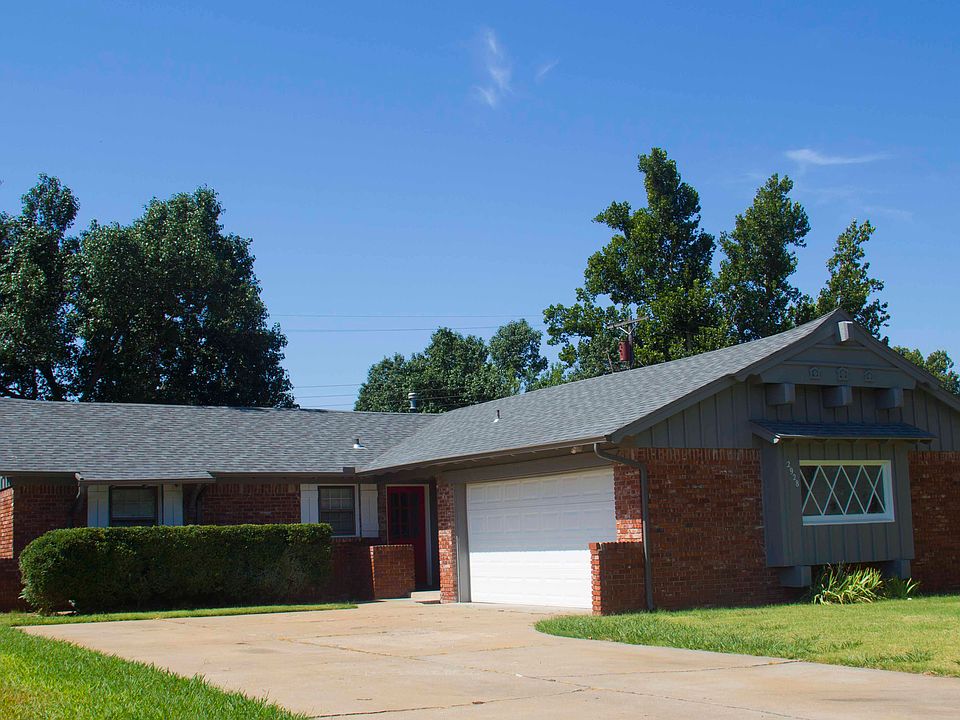 1st image of 2928 Lakeside Dr