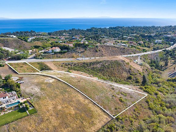 2nd image of 5981 Kanan Dume Rd