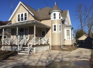 925 S 20th St, Manitowoc, WI 54220