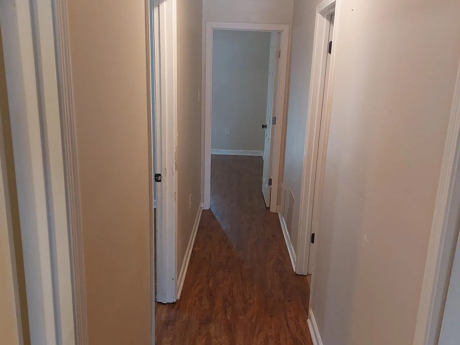 3 bed, 1043 sqft, $1,300 — Photo 4