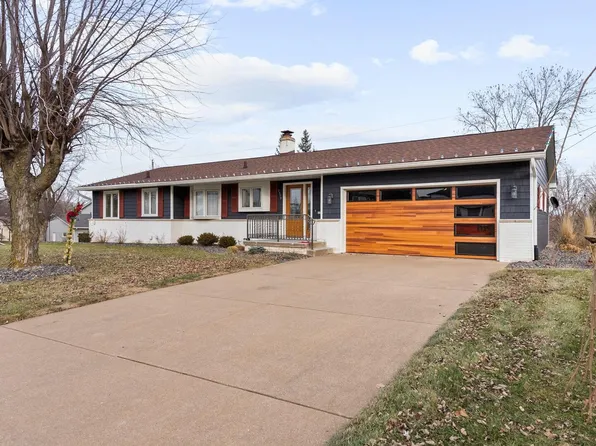 3719 N Thornwood Ave, Davenport, IA 52806