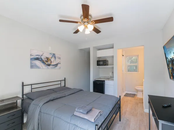 (undisclosed Address), Houston, TX 77004