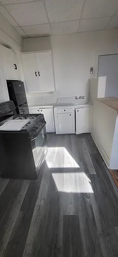 33 Cottage St Photo 1