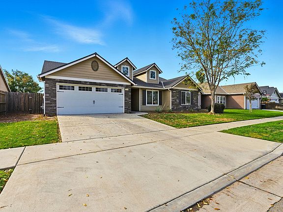 3rd image of 1268 N Cerritos Avenue
