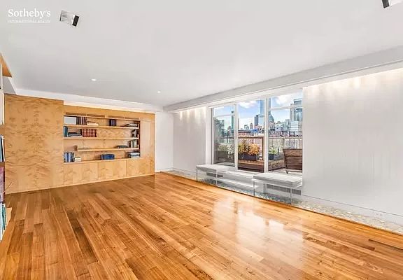 2nd image of 870 5th Ave APT 11H