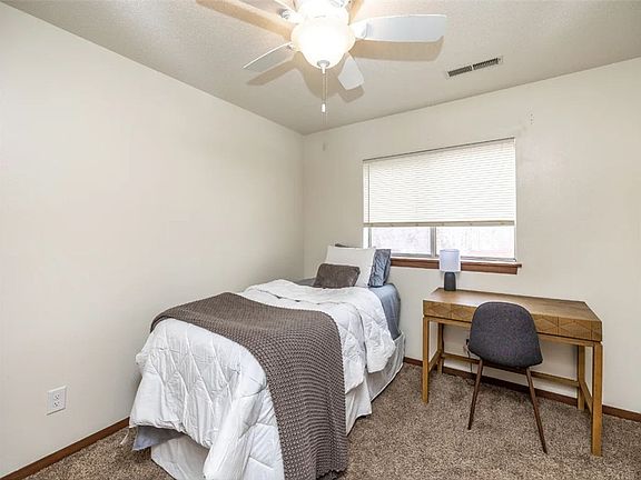5th image of 30 Lincoln Ave #20-24