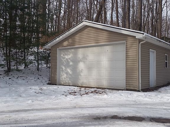 Detached Garage