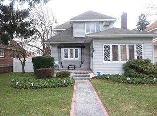 18521 Jordan Ave, Saint Albans, NY 11412