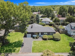 1 Browning Dr, Greenlawn, NY 11740