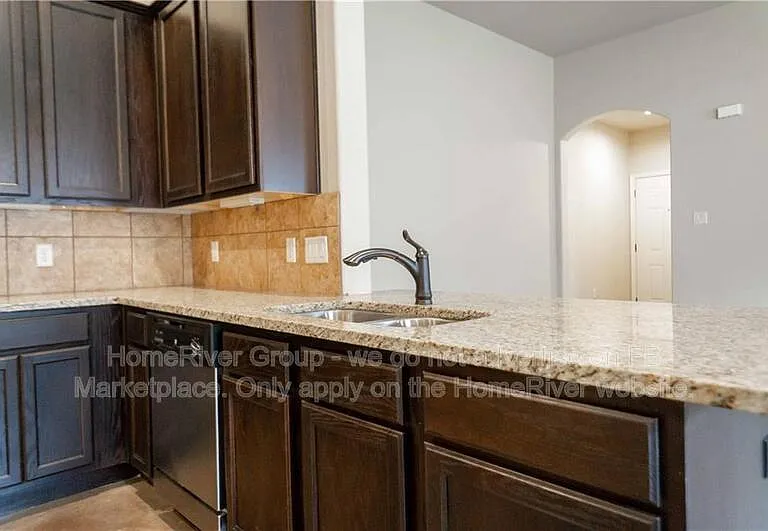390 Joanne Loop #A — Photo 7