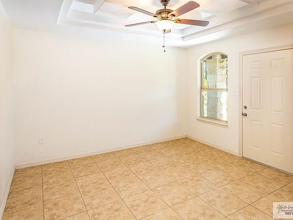 2nd image of 139 Kleberg Ave
