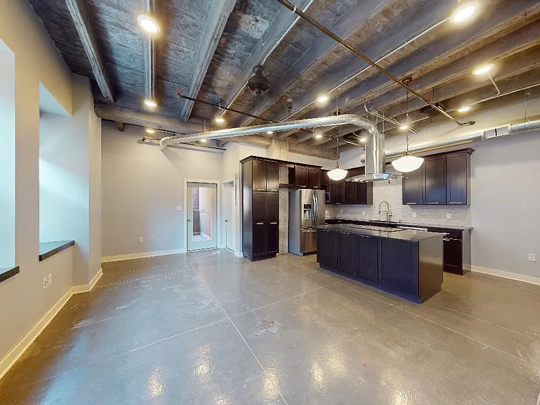 217 N Locust St #2-N — Photo 3