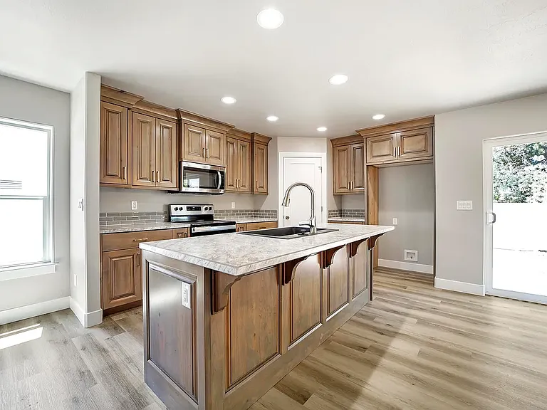 185 Woody Way — Photo 6
