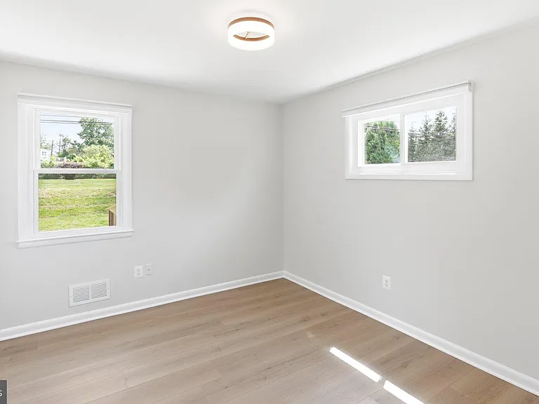 9005 Perring Park Rd — Photo 9