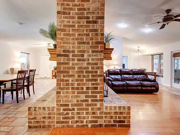 3rd image of 13510 Paddington Cir