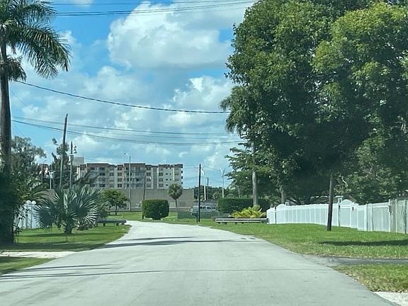 5th image of 510 N Biscayne River Dr