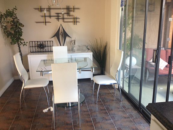 4th image of 933 Loma Ave APT B