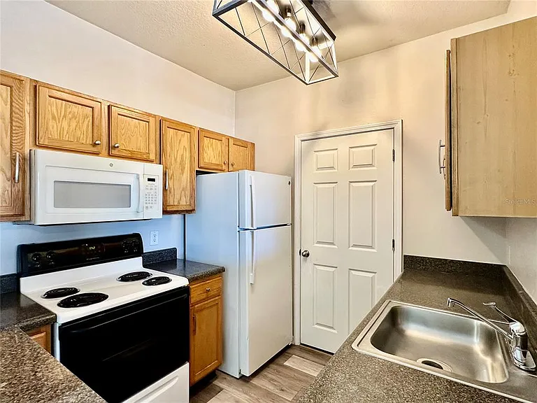 4802 51st St W #2014 — Photo 9