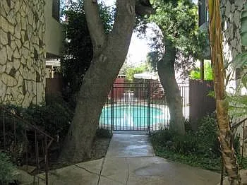 Lido Isle Apartments — Photo 19