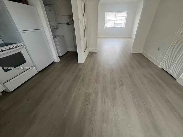 1326 SW 6th St #10 — Photo 8