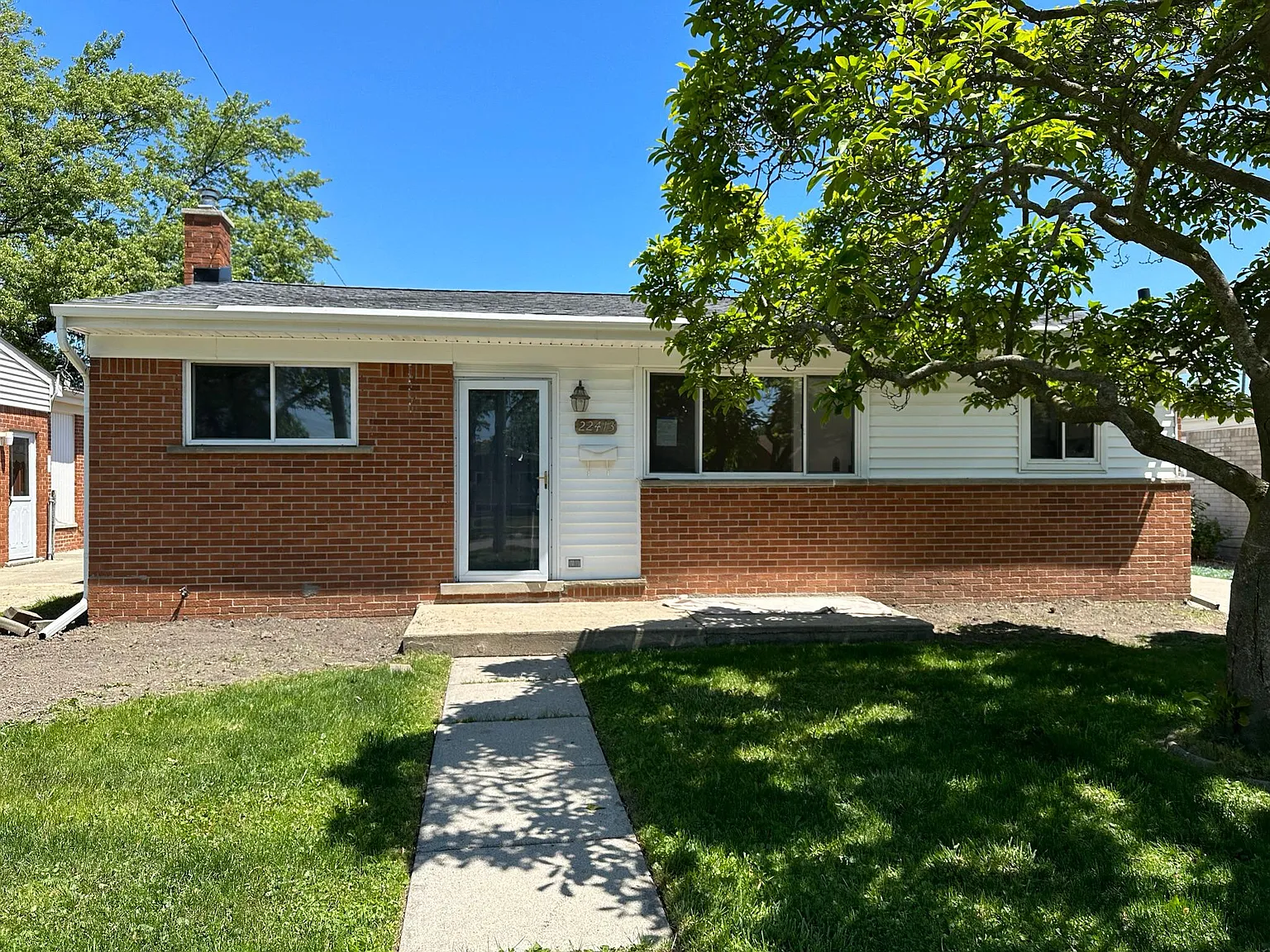 3 bed, 960 sqft, $2,100 — Photo 1