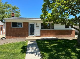 22413 Detour St, Saint Clair Shores, MI 48082