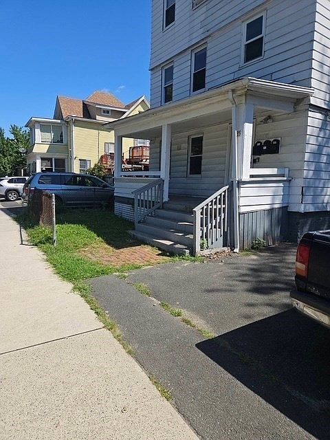 1st image of 335 Oakland St