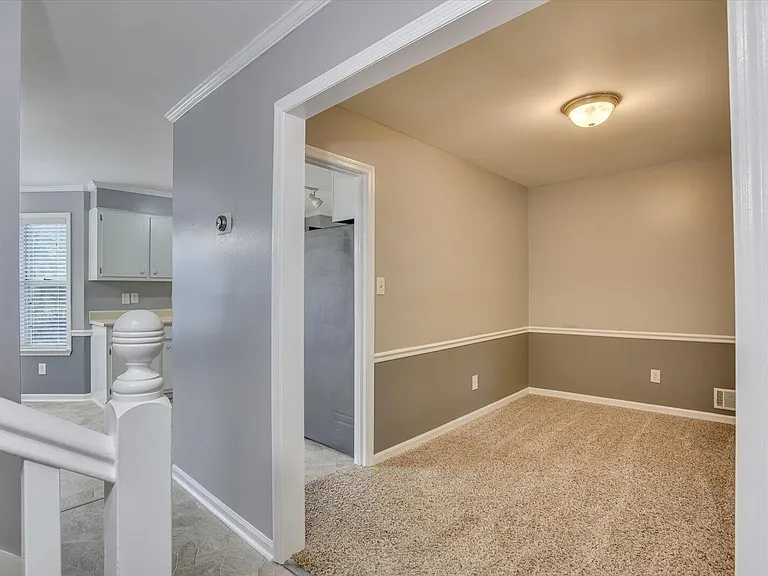 202 Holden Dr — Photo 8