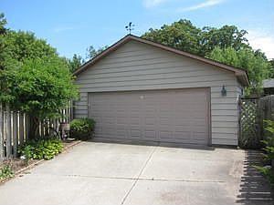 2nd image of 1202 Briarwood Dr