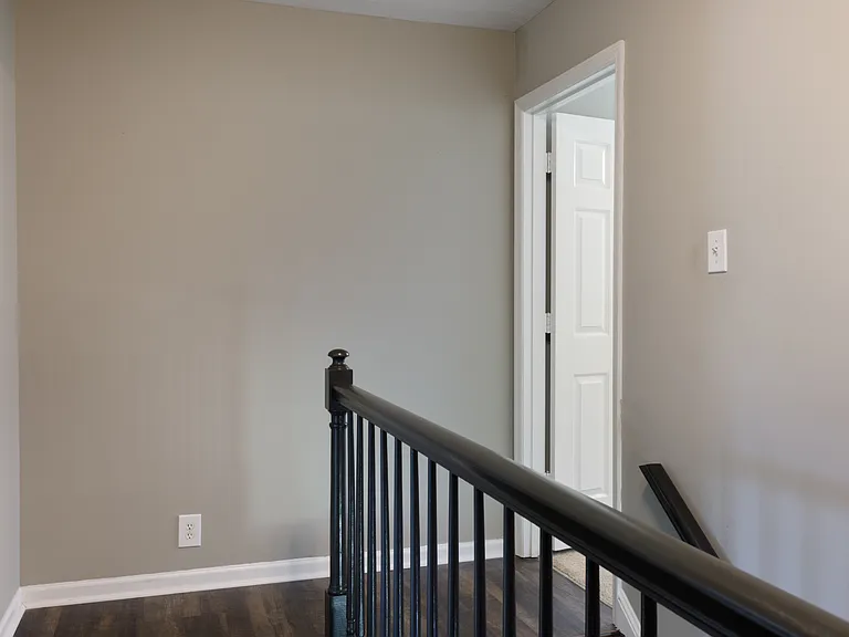 3638 Thorndike Dr — Photo 2