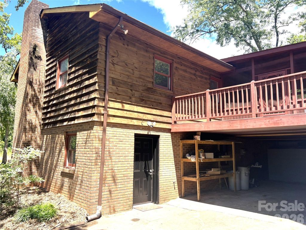 305 Forest Hill St, Morganton, NC - View 3