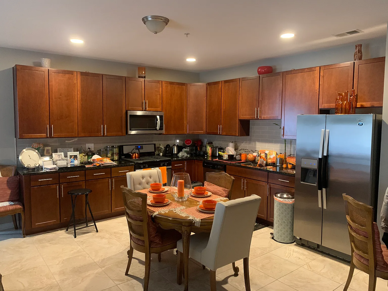 3 bed, 1888 sqft, $3,195 — Photo 3
