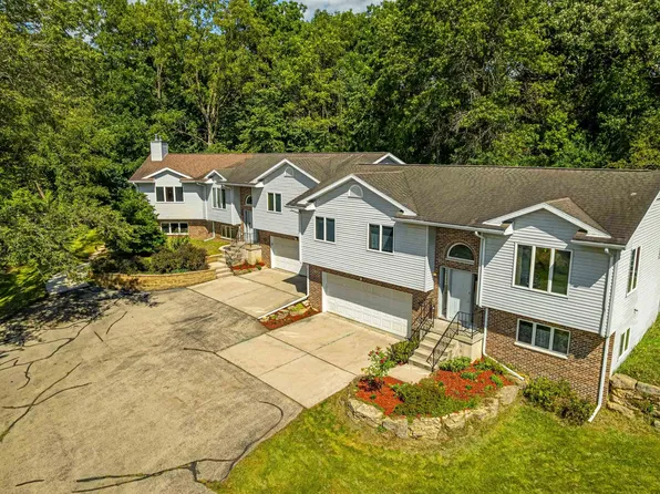 100-102 Grossenbacher Ln, New Glarus, WI 53574