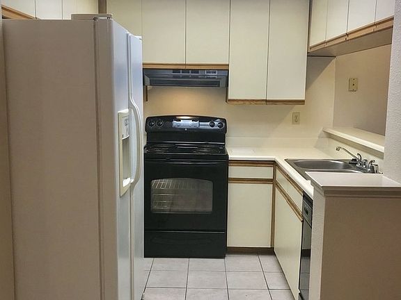 2nd image of 2531 Fulton Square Ln APT 31