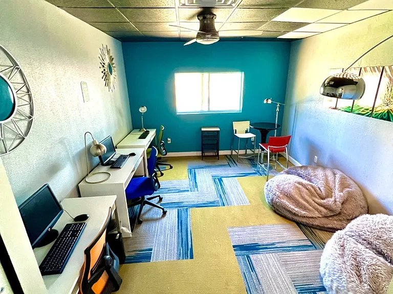 La Estancia Apartments — Photo 7