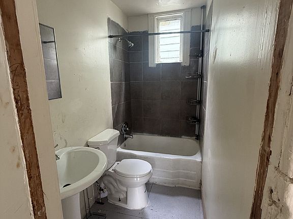 5th image of 2235 S 20th St #1