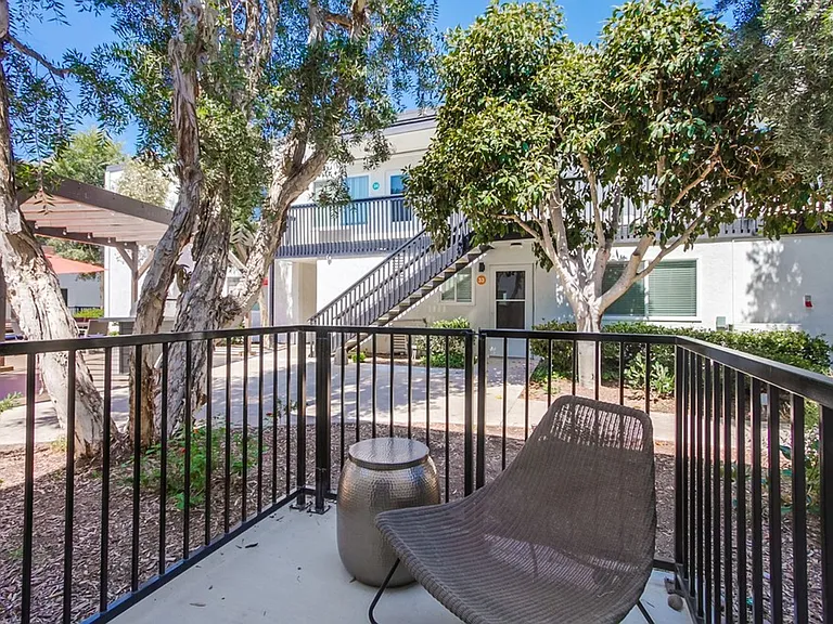 The Royal of Rancho Penasquitos — Photo 7